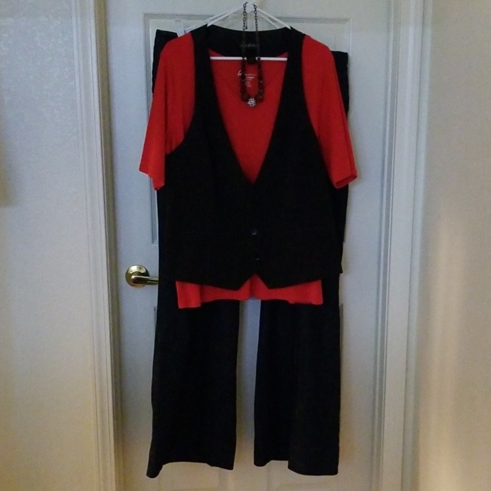 LANE BRYANT GENTLY USED BLACK PINSTRIPE VEST SZ 20